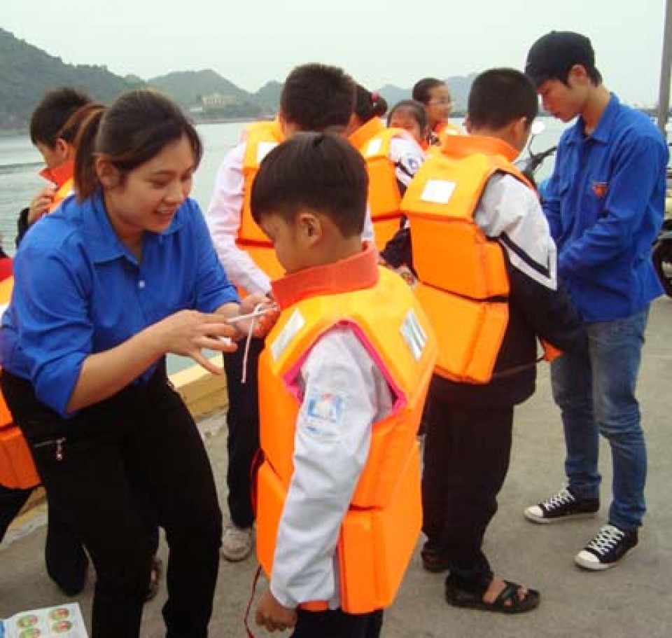 coi thuong an toan giao thong duong thuy them mot cai gia dat