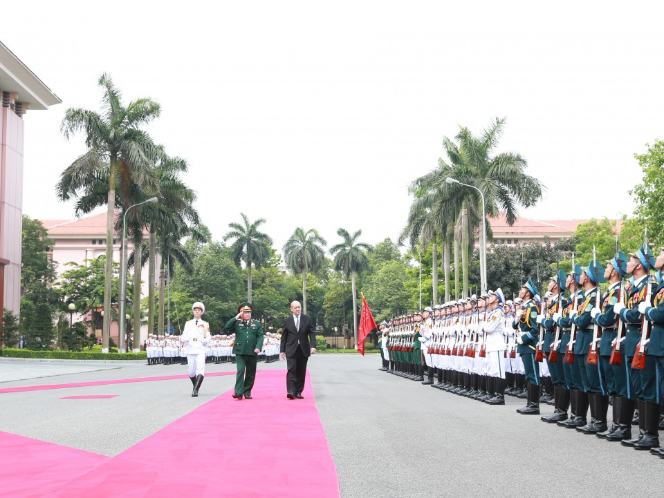 viet nam phap tang cuong quan he hop tac quoc phong