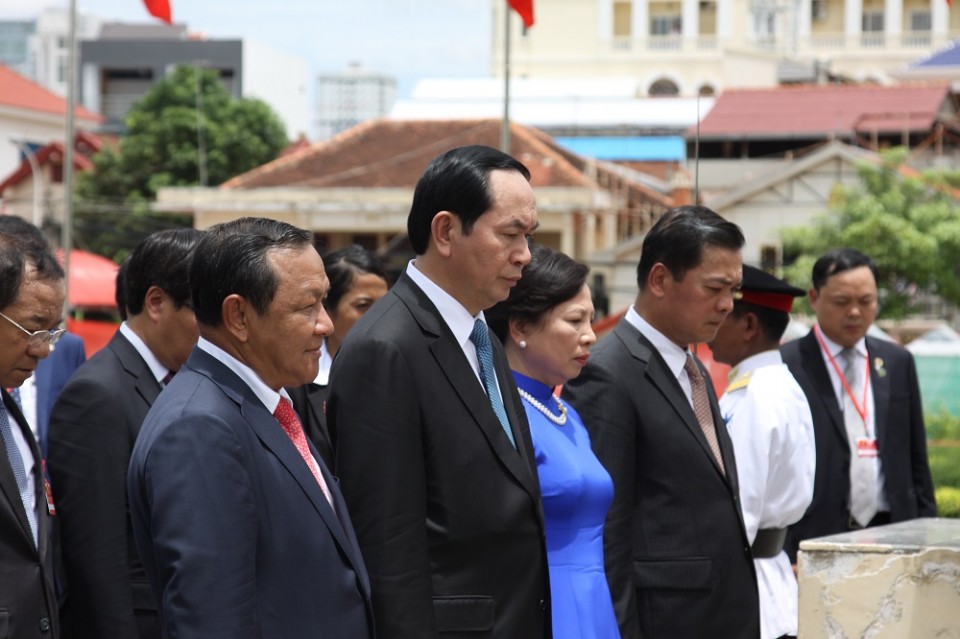 chu tich nuoc ket thuc tot dep chuyen tham chdcnd lao va vuong quoc campuchia