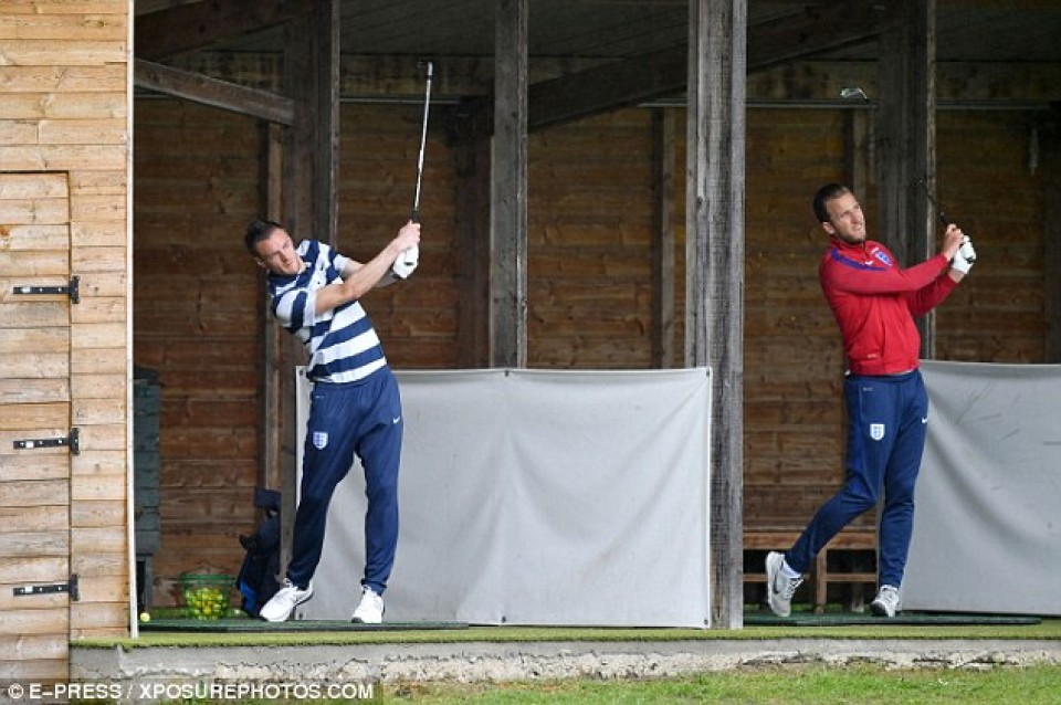 kane va vardy ru nhau thu gian sau vong bang euro