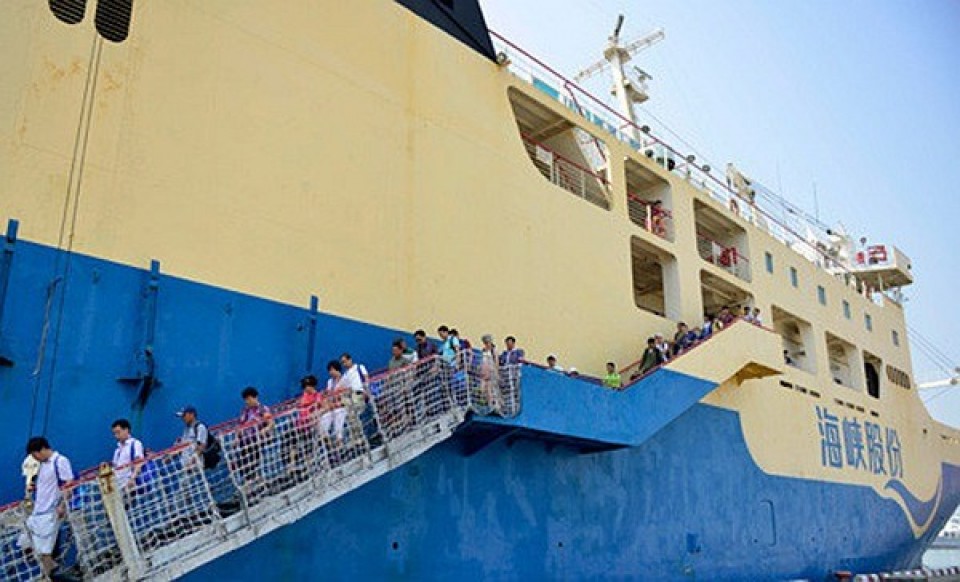 viet nam len tieng ve viec trung quoc dua khach du lich ra hoang sa