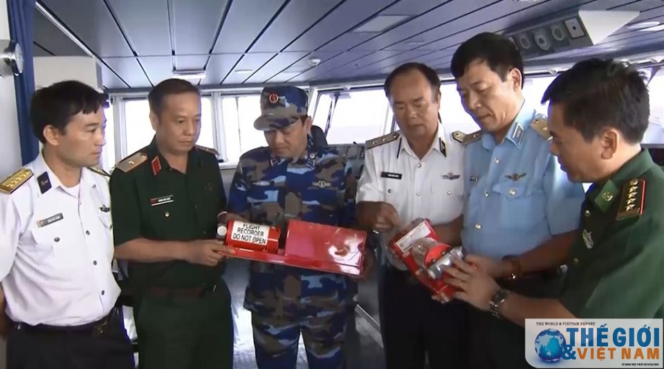 tim thay hop den va 2 thi the thanh vien phi hanh doan