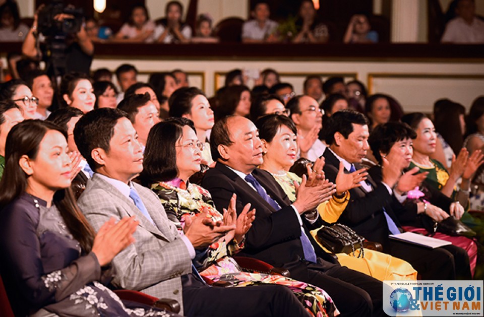 thu tuong nguyen xuan phuc du le ky niem 15 nam ngay gia dinh viet nam