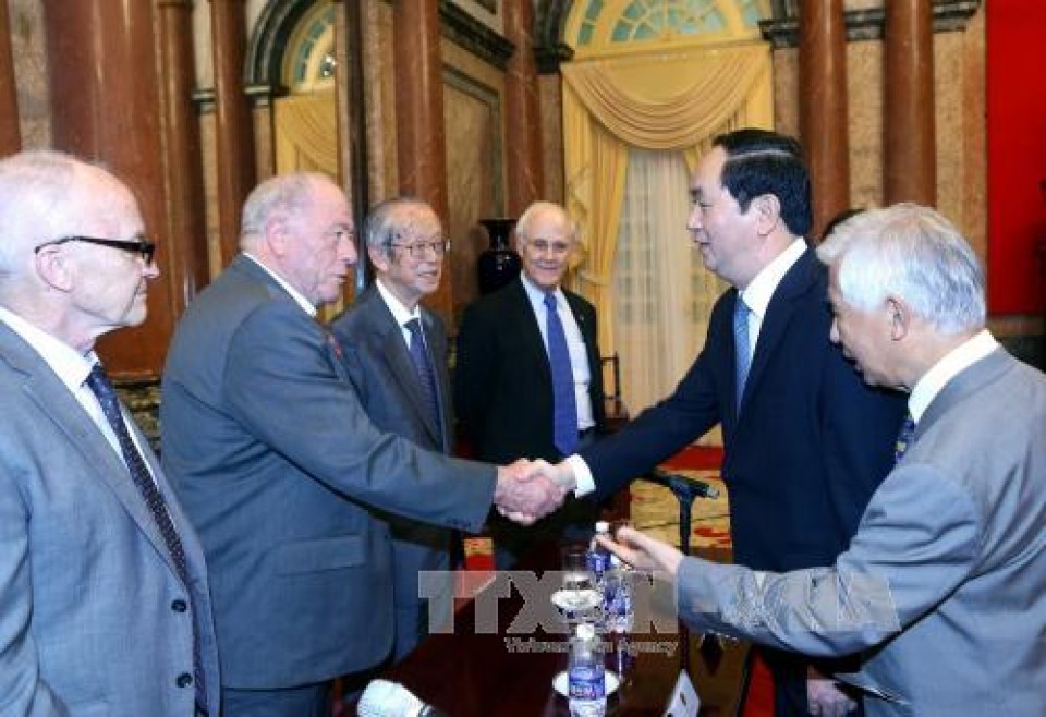 chu tich nuoc gap go cac nha khoa hoc quoc te