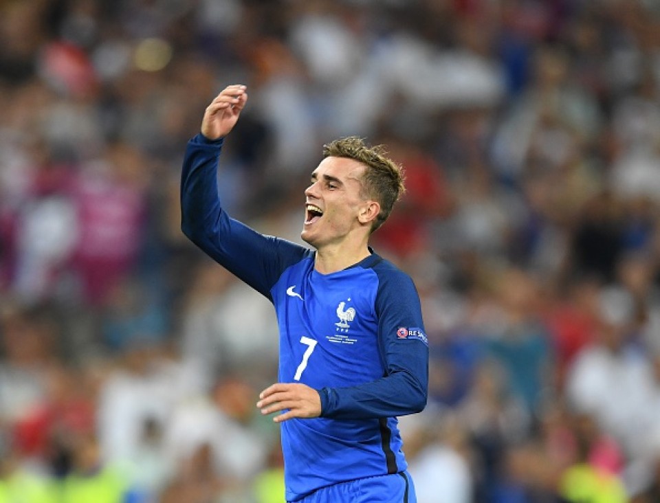 dong doi ung ho griezmann gianh qua bong vang