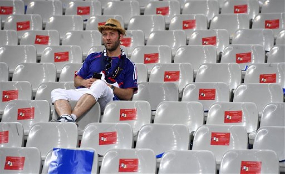 nu cuoi va nuoc mat sau tran chung ket euro