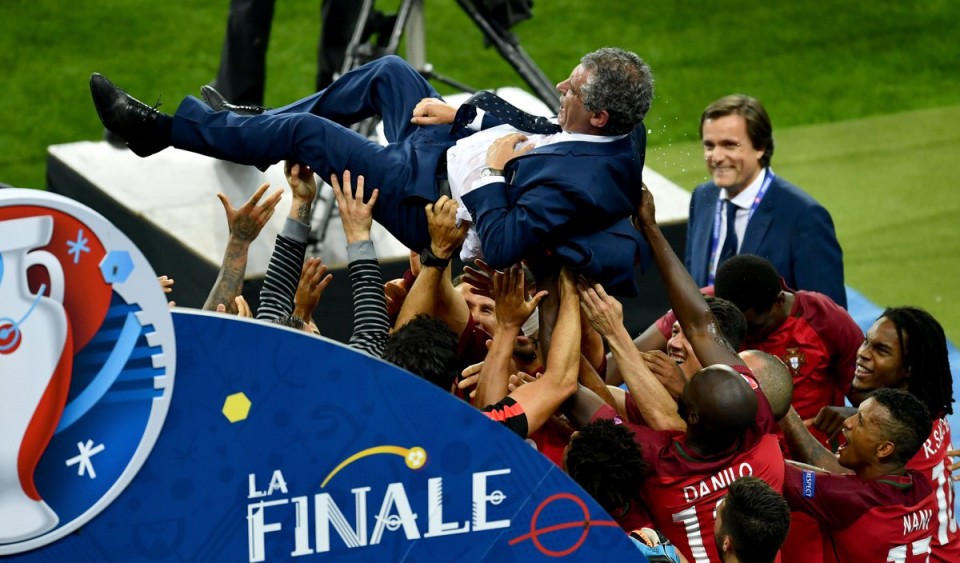 nu cuoi va nuoc mat sau tran chung ket euro