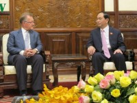 moi viet kieu deu phai biet lam cong tac doi ngoai nhan dan