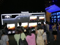 lg gioi thieu tivi tu cuon man hinh len xuong dau tien tren the gioi