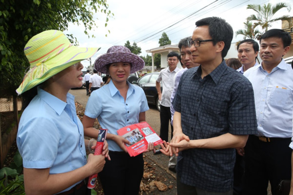 Phó Thủ tướng thị sát, chỉ đạo phòng, chống sốt xuất huyết pho thu tuong thi sat chi dao phong chong sot xuat huyet