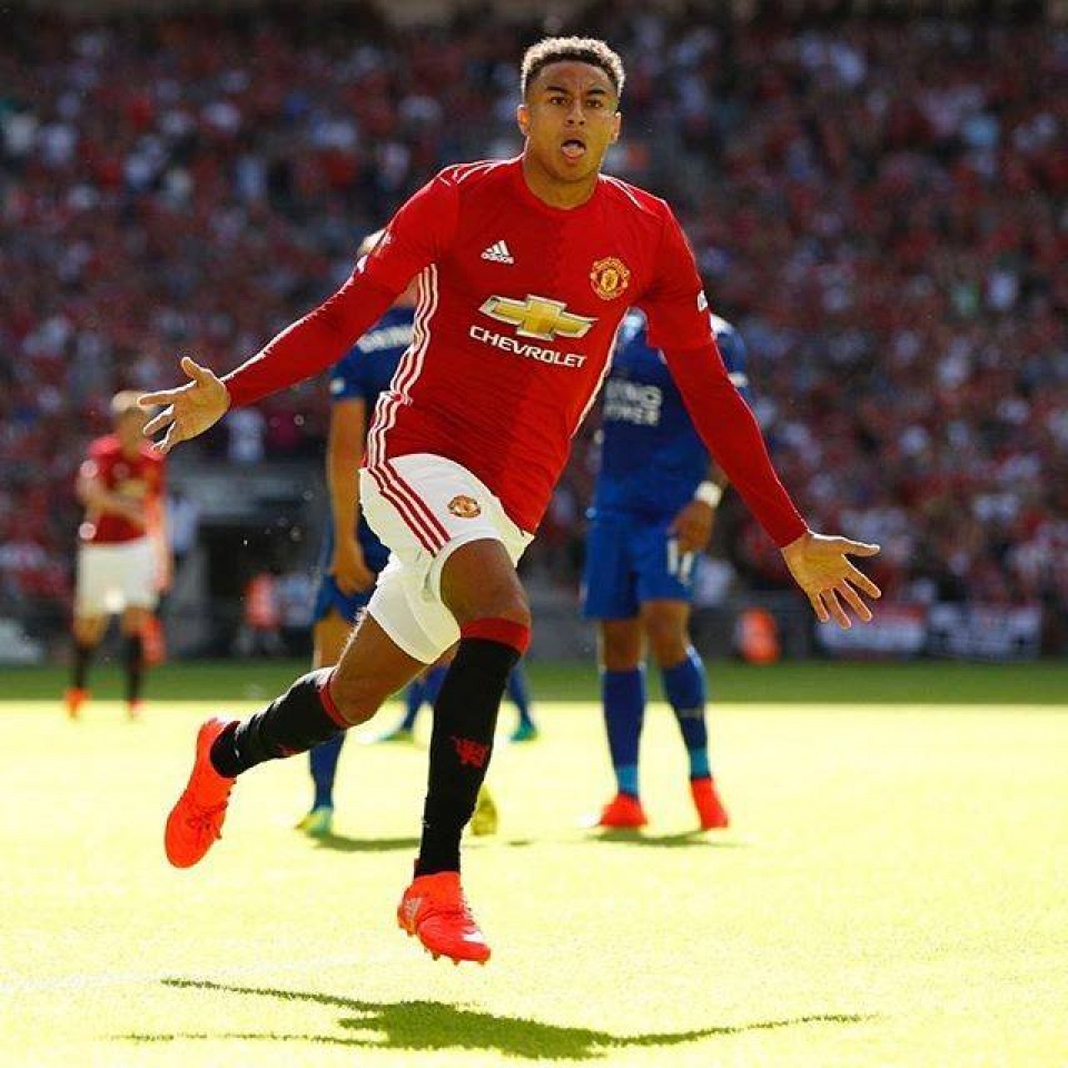 ibra lap cong man utd dang quang community shield