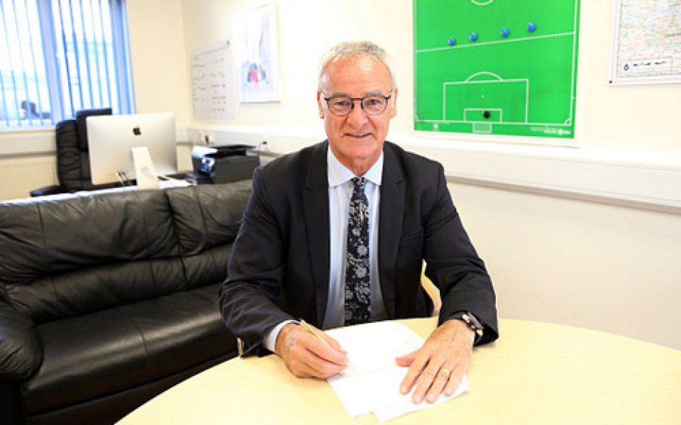 HLV Ranieri gia hạn hợp đồng với Leicester hlv ranieri gia han hop dong voi leicester