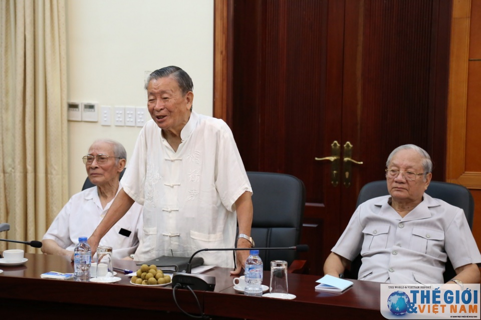 lanh dao bo ngoai giao gap mat can bo lao thanh