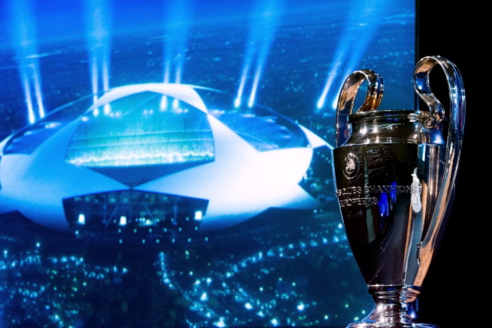 uefa nhuong bo cac giai dau lon tai champions league