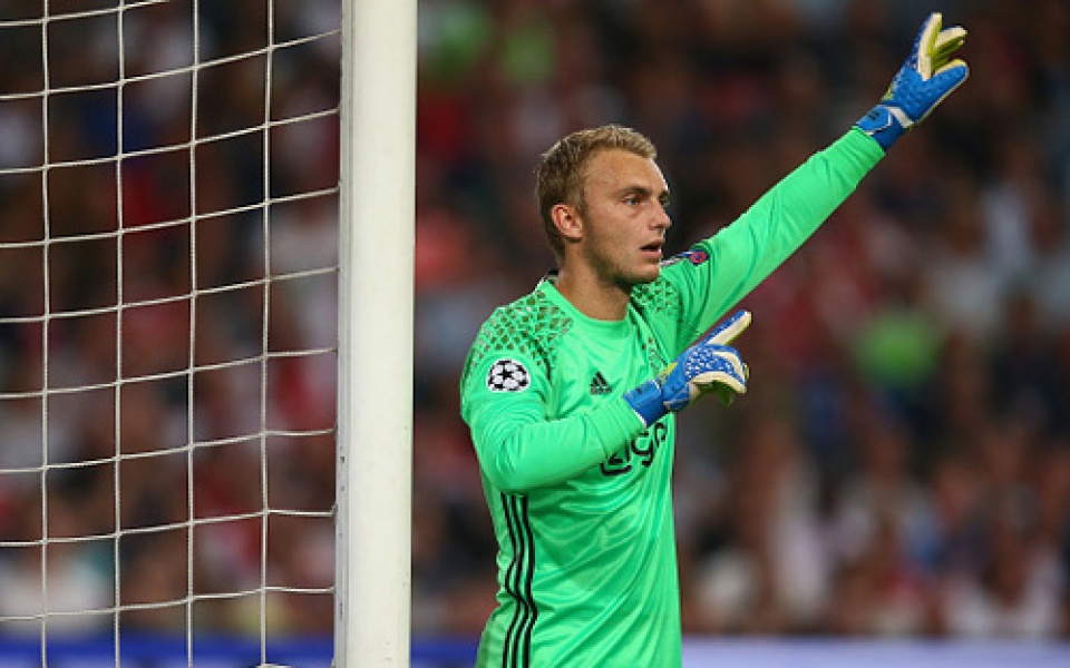 chuyen nhuong 198 liverpool dong y ban benteke