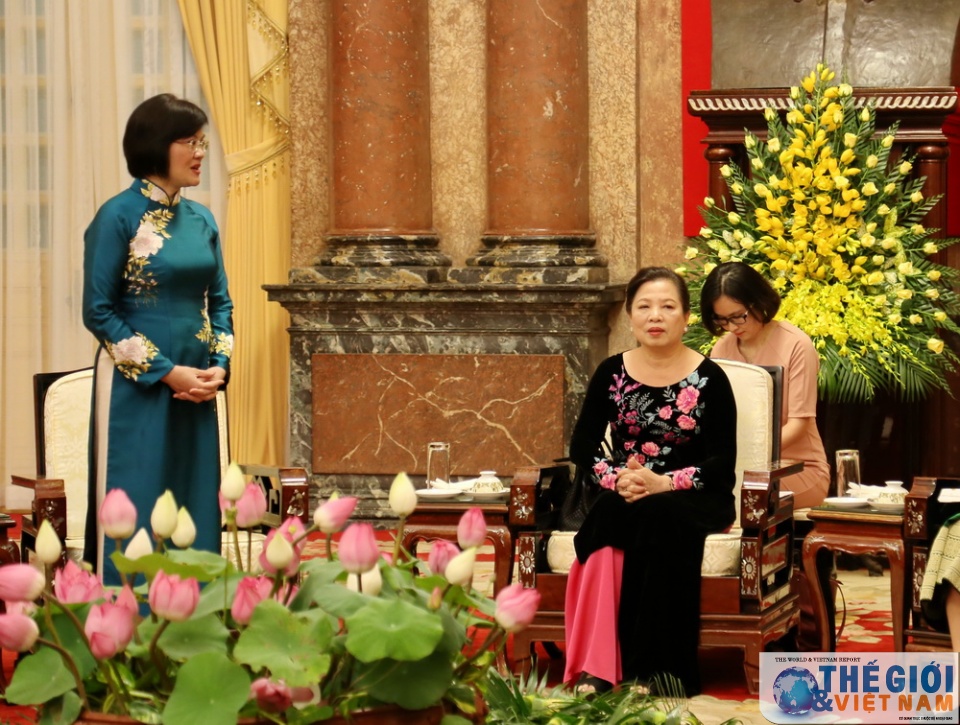 nhom phu nu cong dong asean chao phu nhan chu tich nuoc