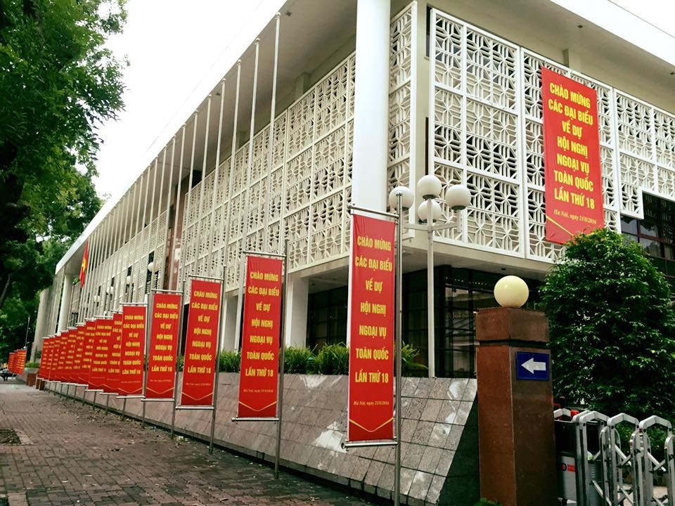 live khai mac hoi nghi ngoai vu 18