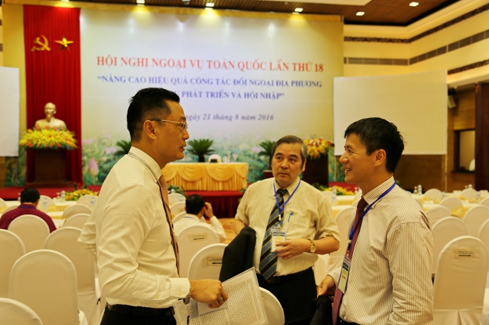 live khai mac hoi nghi ngoai vu 18