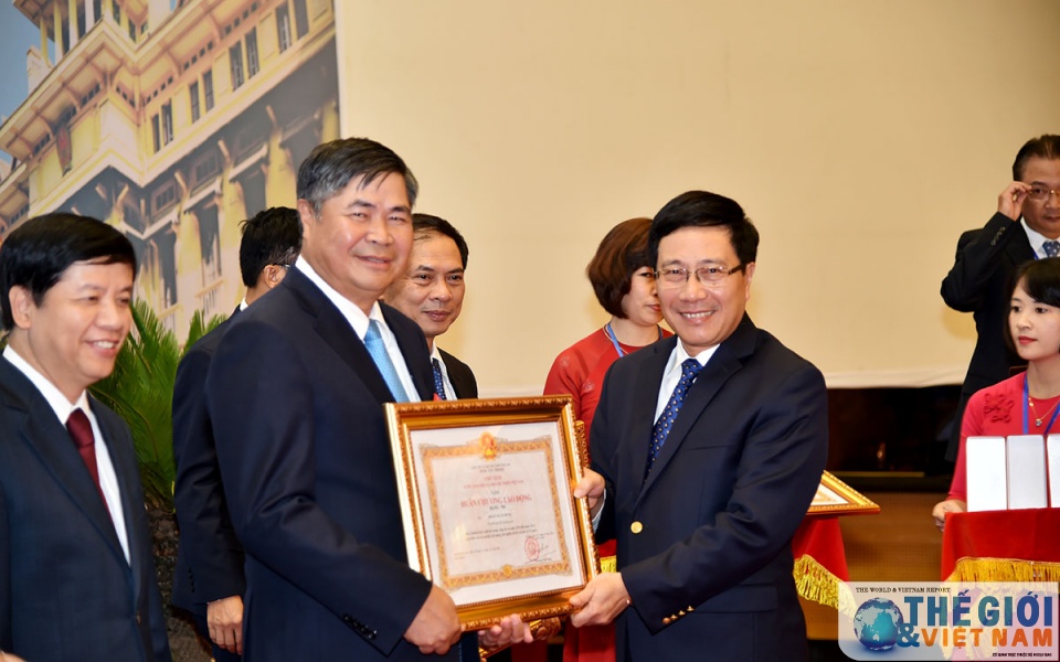 le be mac hoi nghi ngoai giao 29