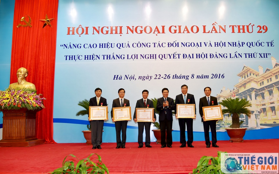 le be mac hoi nghi ngoai giao 29