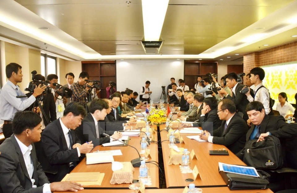 viet nam va campuchia hop phan gioi cam moc bien gioi dat lien