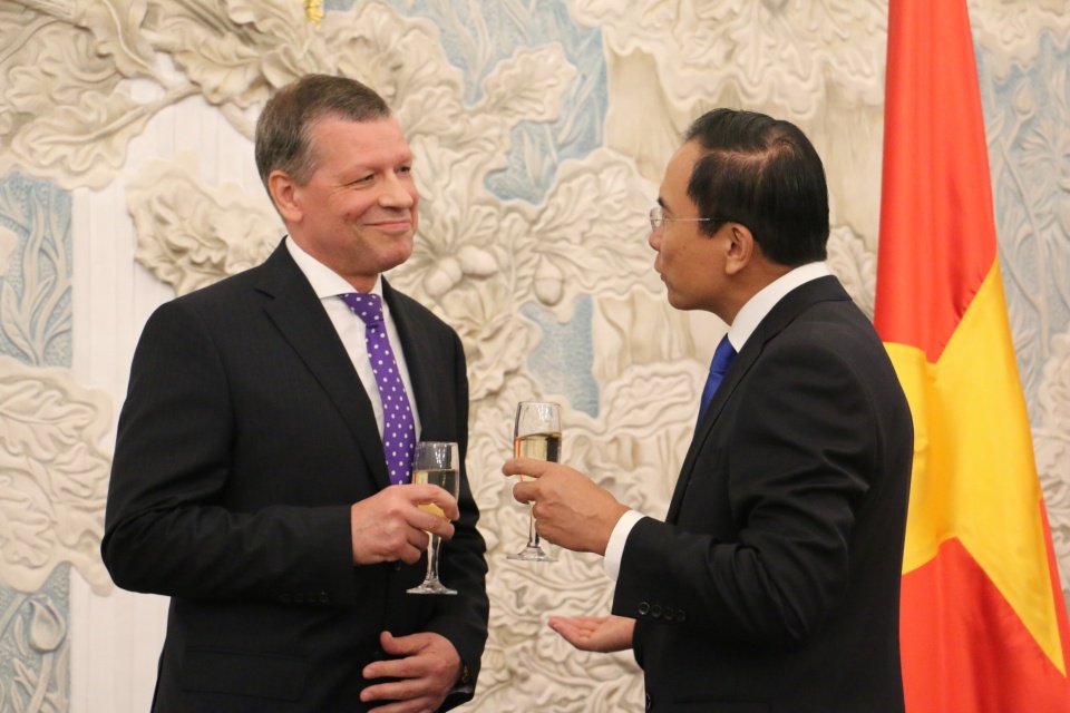 le ky niem quoc khanh viet nam day mau sac tai belarus