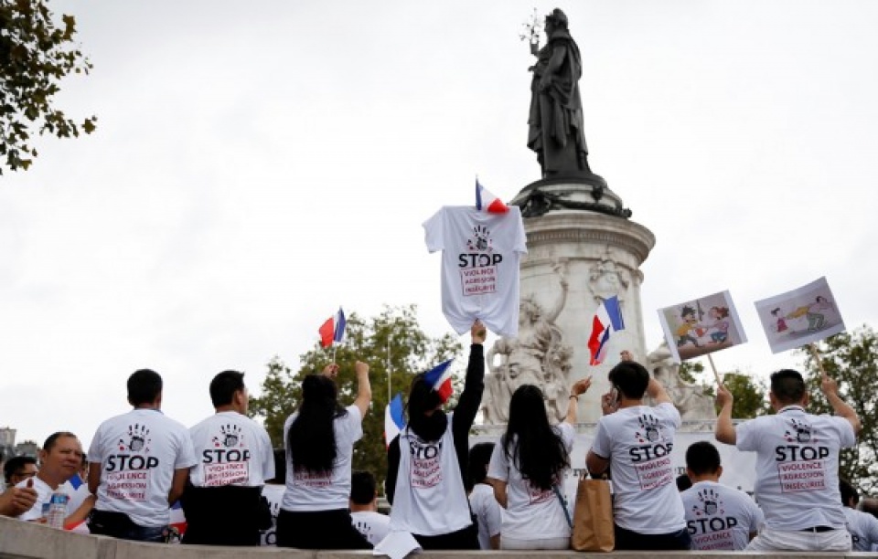 13500 nguoi trung quoc o phap bieu tinh vi bi phan biet