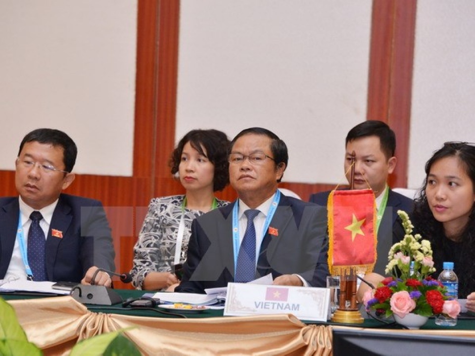 viet nam tham du cuoc gap giua cac lanh dao aipa asean tai lao