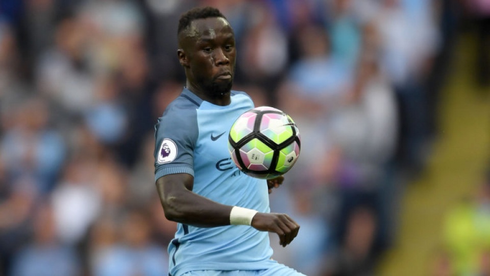 bacary sagna san sang ra san o tran derby manchester