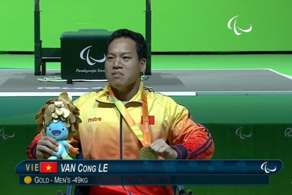 thu tuong gui thu khen vdv huy chuong vang paralympics le van cong