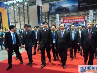 Thủ tướng Nguyễn Xuân Phúc khai trương gian hàng Việt Nam tại CAEXPO 2016