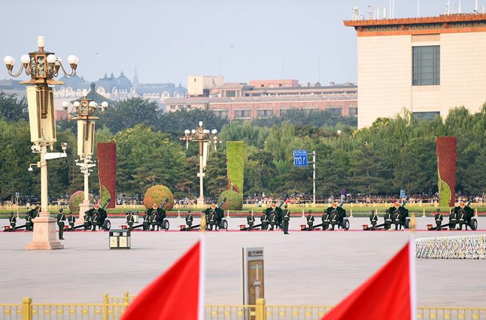 le don trong the thu tuong nguyen xuan phuc tai dai le duong nhan dan trung quoc