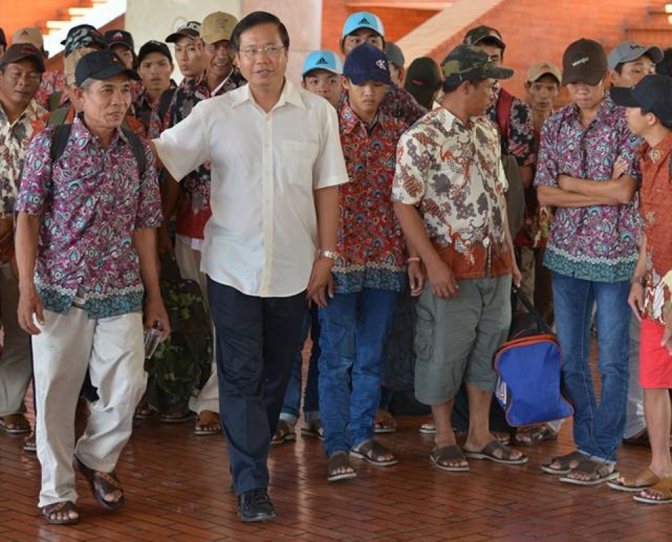 Vì sao Indonesia trao trả ngư dân Việt Nam bằng đường biển? vi sao indonesia trao tra ngu dan viet nam bang duong bien