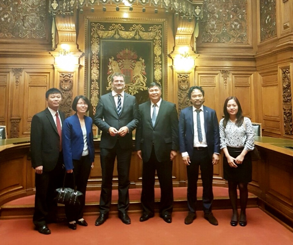 day manh hop tac giua viet nam va bang hamburg