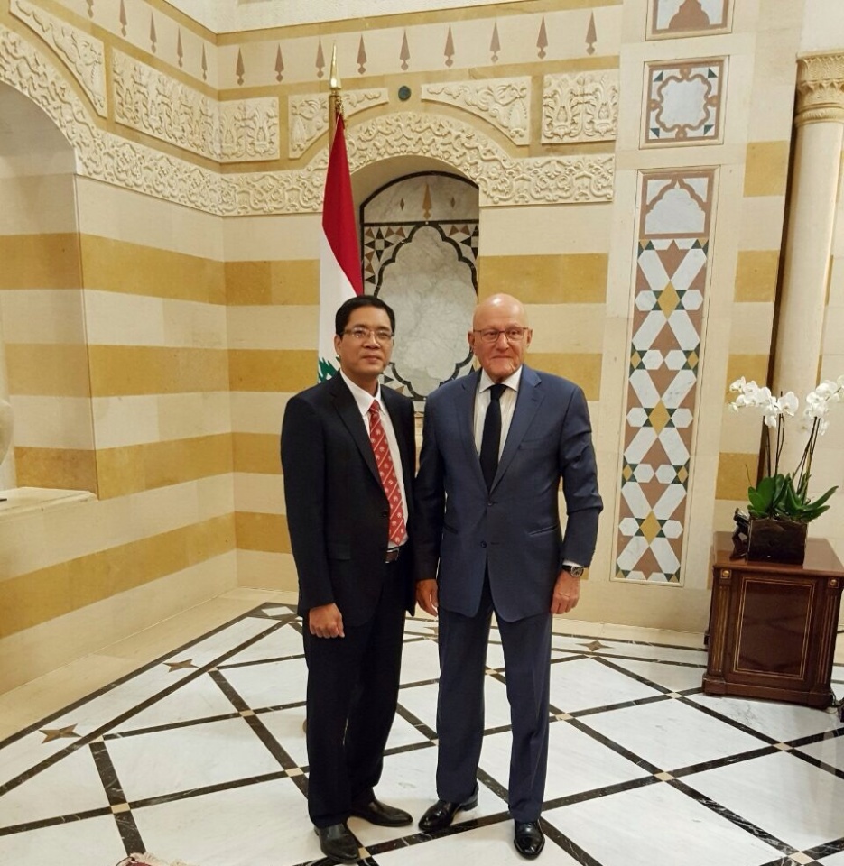 dai su do hoang long tiep kien thu tuong lebanon tammam salam