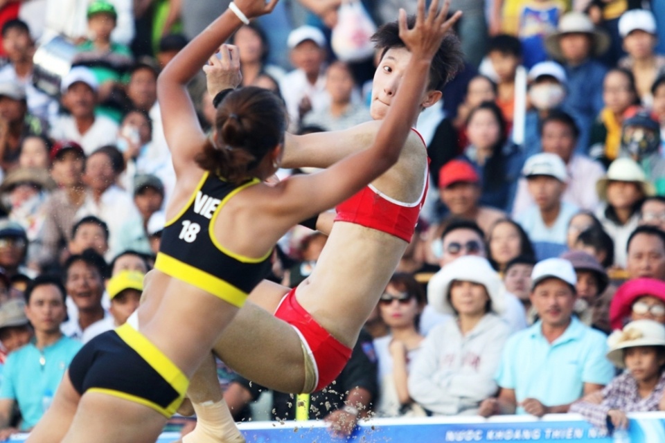 cdv leo len dan den xem tran bong nem viet nam trung quoc