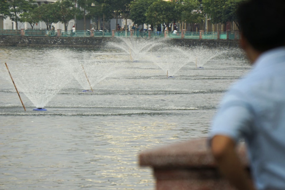 gan mot nghin nguoi cang minh giai cuu ho tay