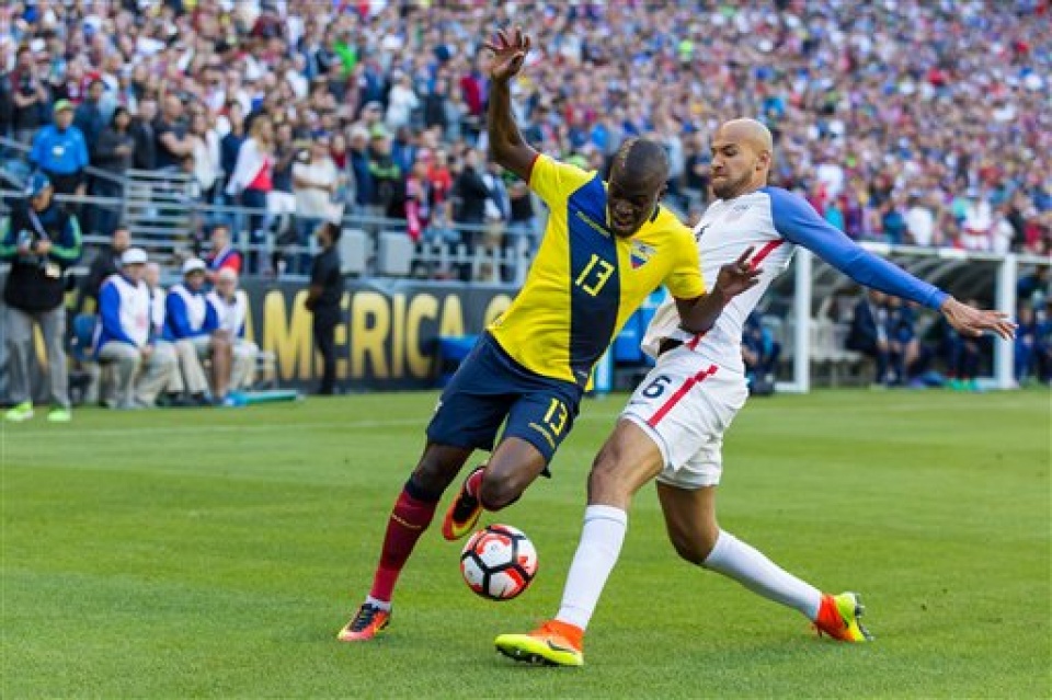 sao premier league gia vo chan thuong de tron no