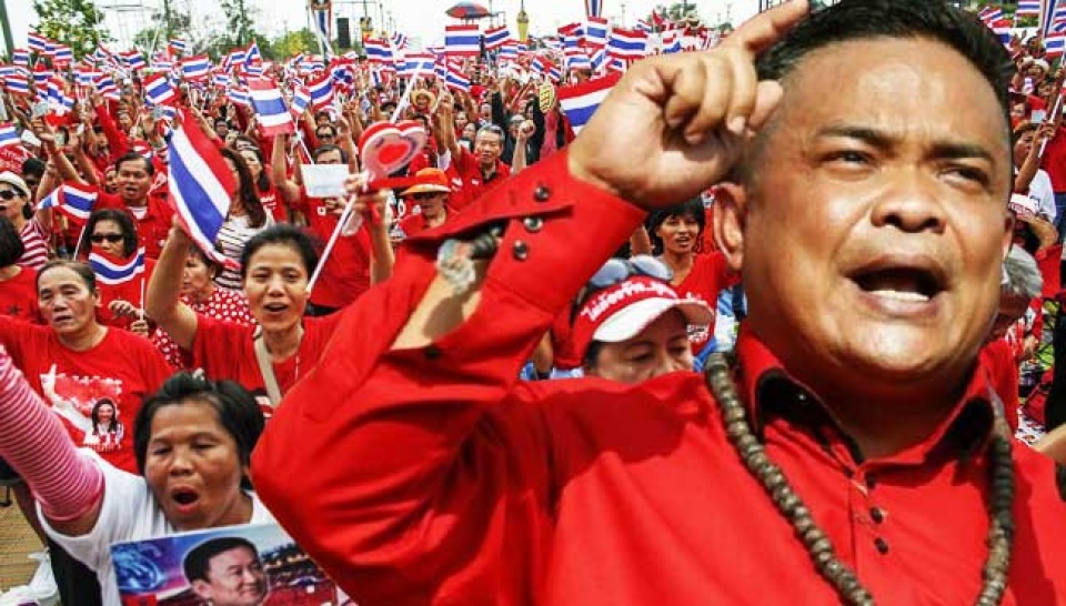 Tòa án Thái Lan bắt giam thủ lĩnh phe Áo Đỏ Jatuporn Prompan toa an thai lan bat giam thu linh phe ao do jatuporn prompan