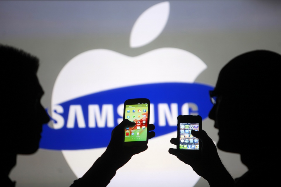 apple samsung lai dua nhau ra toa