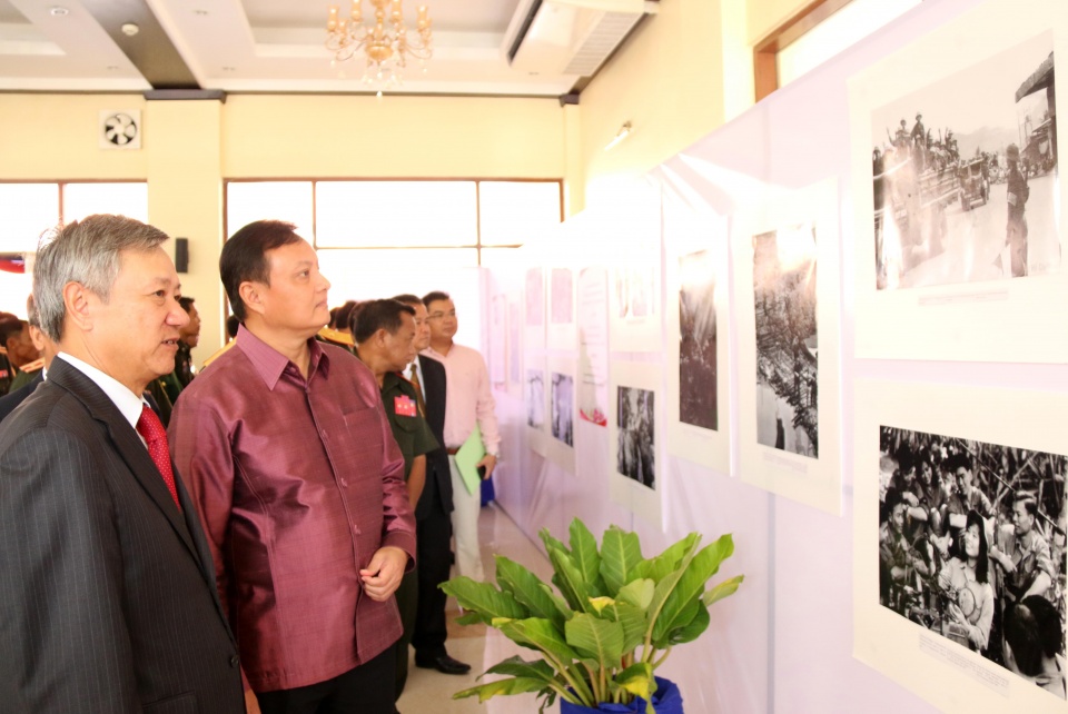 khai mac trien lam anh ki niem 55 nam mo duong tay truong son