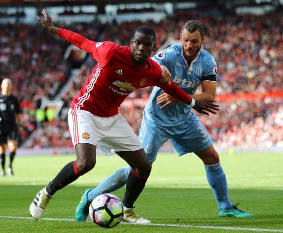 man utd thu nap 50 chuyen gia san dau nguoi