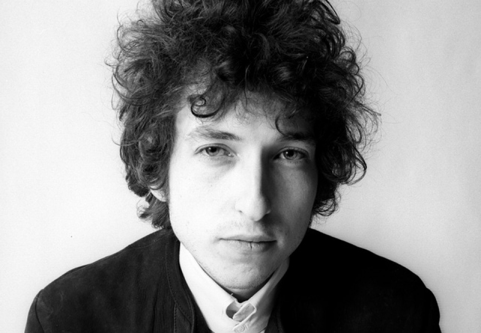 bob dylan khong buon quan tam toi giai nobel van hoc