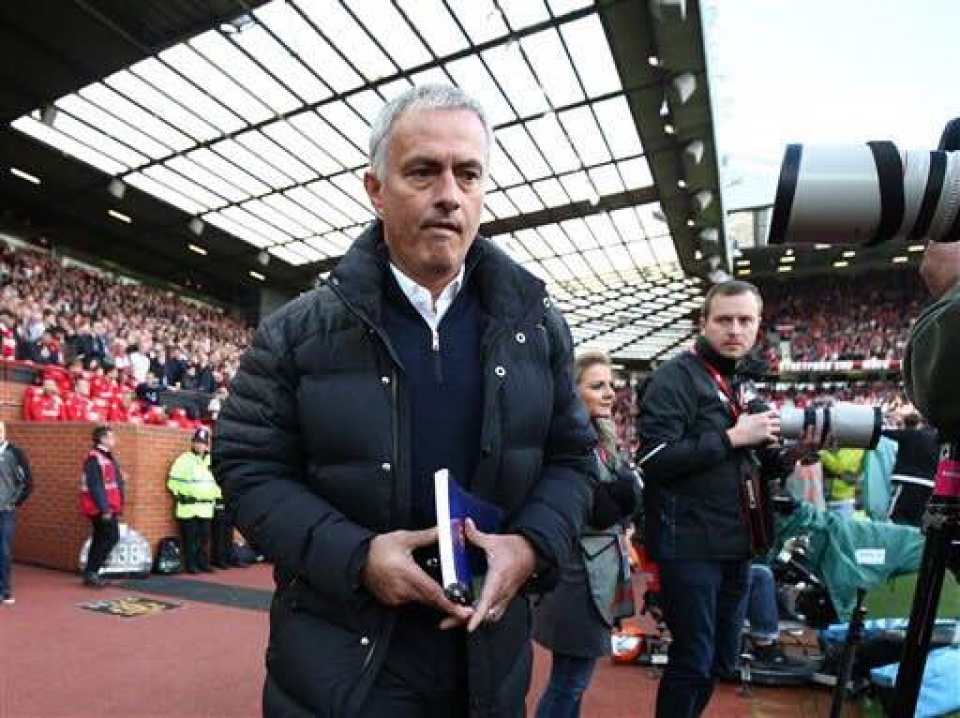 hlv mourinho dong vien hoc tro truoc dai chien