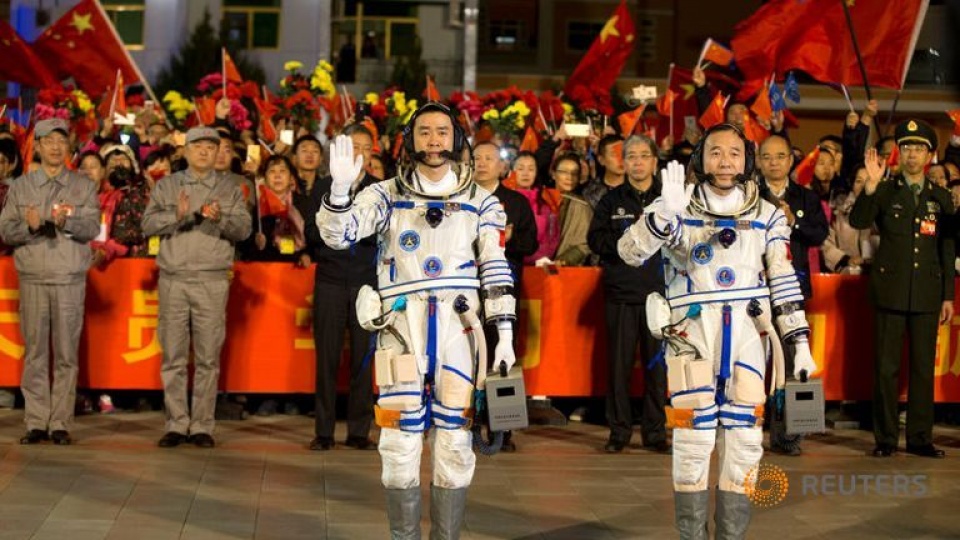 trung quoc phong tau vu tru than chau 11