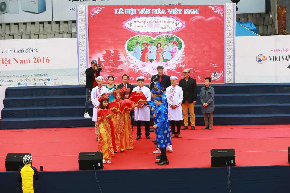 tung bung le hoi van hoa viet nam ngay lao dong viet nam tai han quoc