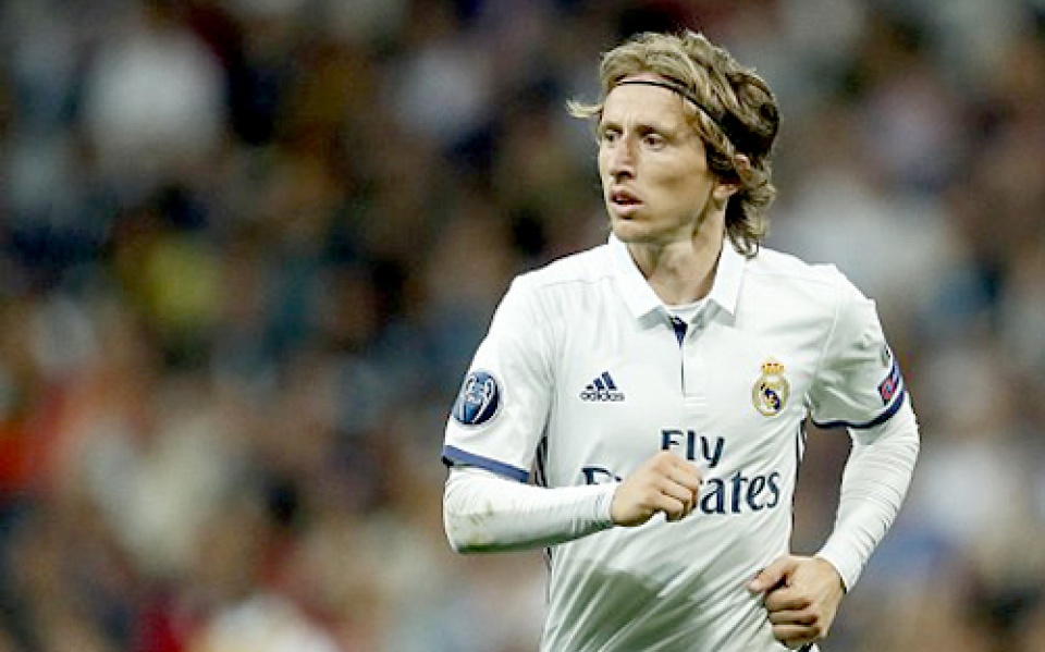 real madrid gia han hop dong voi luka modric toi nam 2020