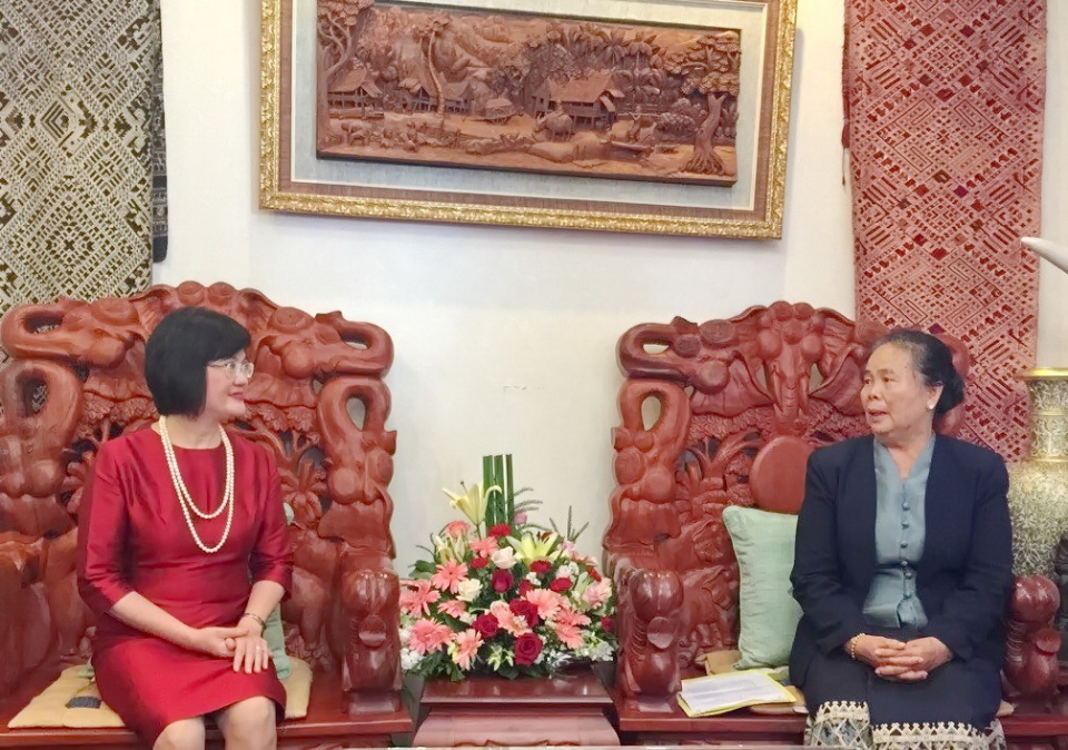 that chat tinh cam gan ket giua phu nu viet lao