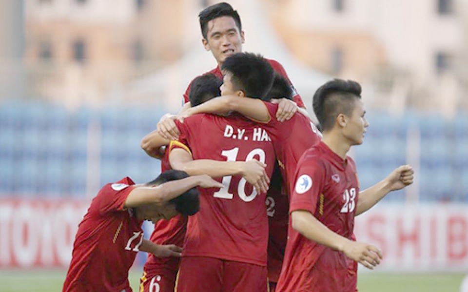 ban tin sang 2010 u19 viet nam dung truoc nguong cua lich su