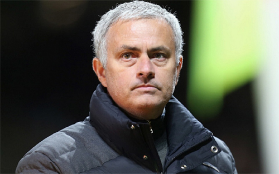 ban tin sang 2210 mourinho khong muon dan dat chelsea lan thu 3